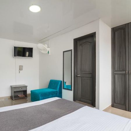 Ayenda 1121 Exito Otel Pereira Dış mekan fotoğraf