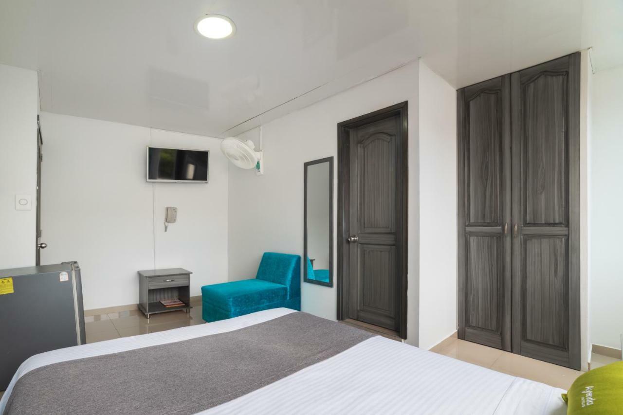 Ayenda 1121 Exito Otel Pereira Dış mekan fotoğraf