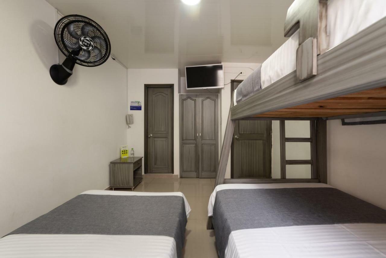 Ayenda 1121 Exito Otel Pereira Dış mekan fotoğraf