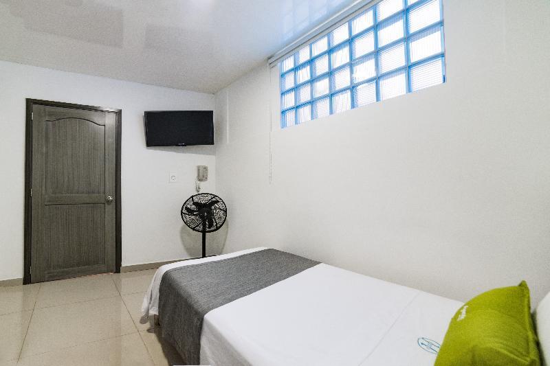 Ayenda 1121 Exito Otel Pereira Dış mekan fotoğraf